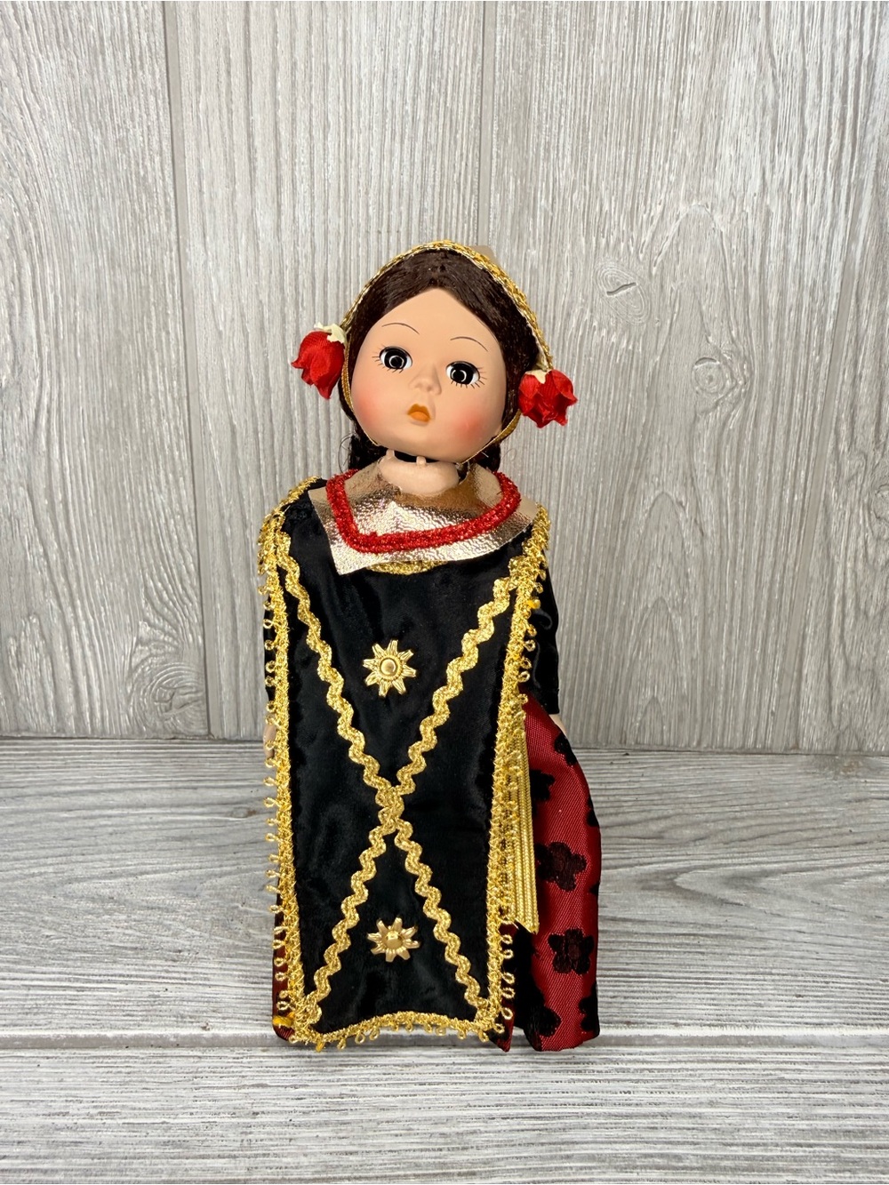 Vintage Madame Alexander International Doll Collection Indonesia 579 figure doll